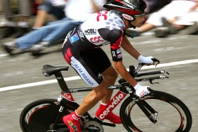 女篮阵容调整引热议，联赛选材成焦点，女篮 阵容