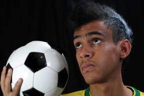 西甲球队采用焦点匹配系统优化局部空间压迫战术